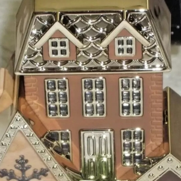 Bath & Body Works HOLIDAY VILLAGE PROJECTOR Wallflower Plug NIGHTLIGHT - Picture 4 of 8